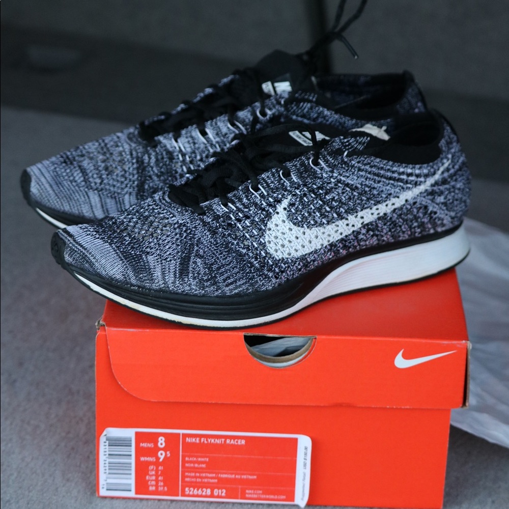 Nike FlyKnit Racers